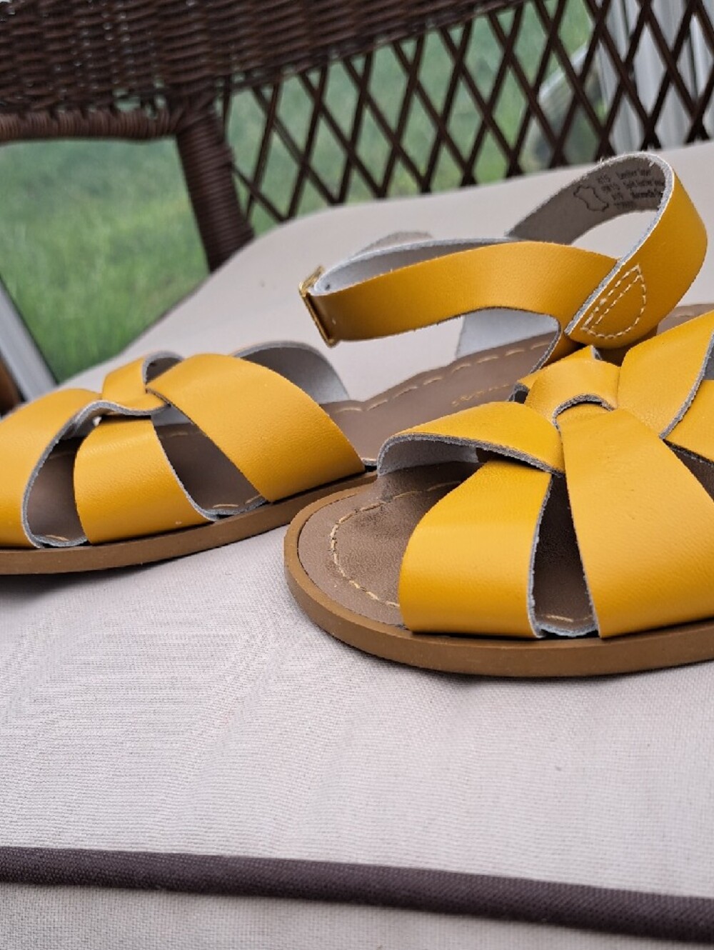 SALT WATER MUSTARD YELLOW Sandals SIZE US W10 - Picture 16 of 17